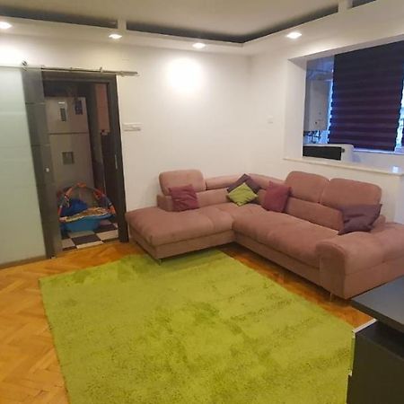 דירות פיטסטי Modern מראה חיצוני תמונה