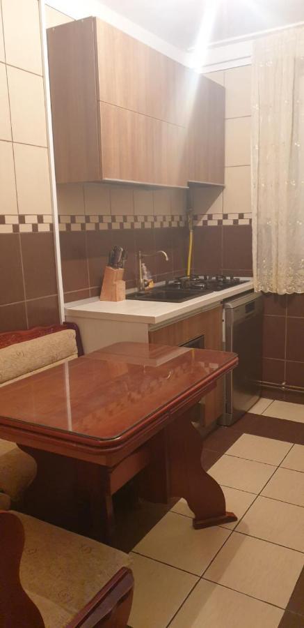 דירות פיטסטי Modern מראה חיצוני תמונה