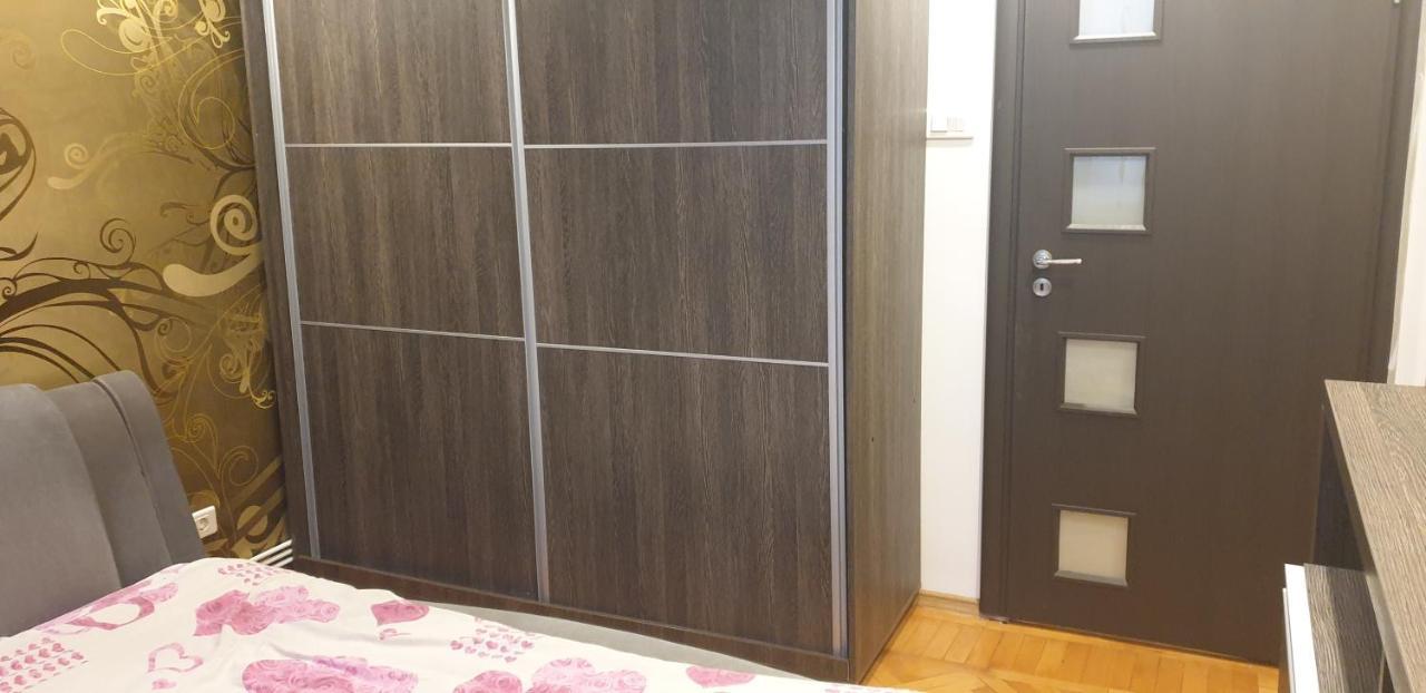 דירות פיטסטי Modern מראה חיצוני תמונה